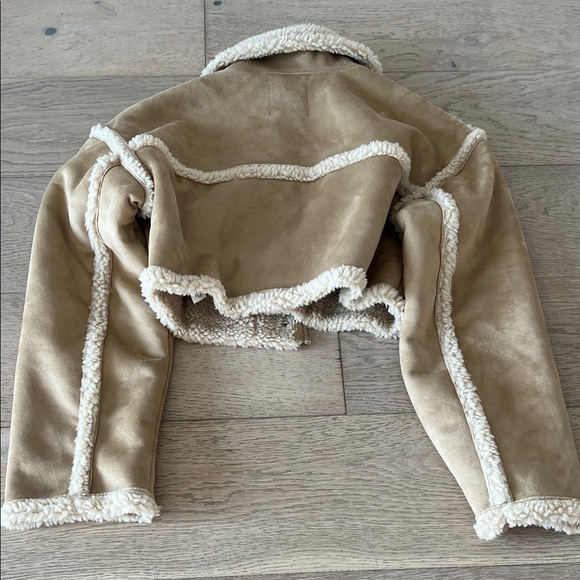 ALO Yoga Kids Tan Sherpa Jacket - Picture 5 of 5